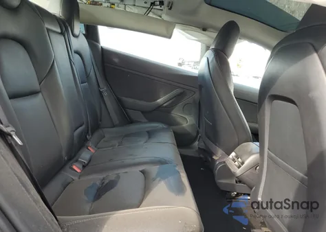 2022 Tesla Model 3 z USA, uszkodzony, nr VIN 5YJ3E1EB1NF259099